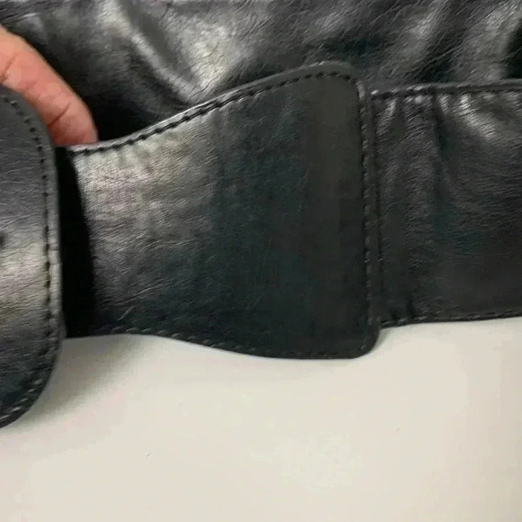 Soft, black vegan  leather waist belt, silver hardware, padded buckle - Picture 5 of 5